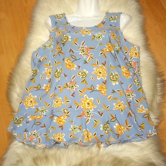 Denim & Co Blue Floral Printed Sleeveless Blouse with Peplum - Picture 9 of 13